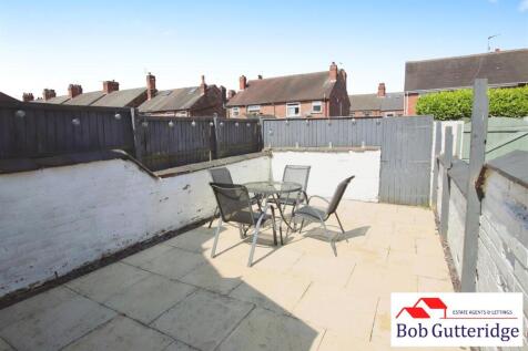 ENCLOSED REAR YARD