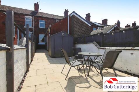ENCLOSED REAR YARD