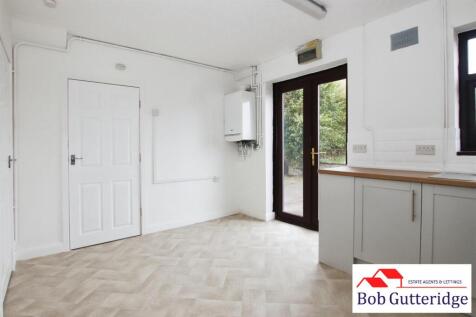 FITTED KITCHEN/DINING ROOM