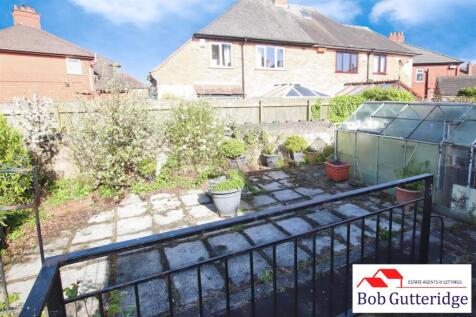 ENCLOSED REAR GARDEN