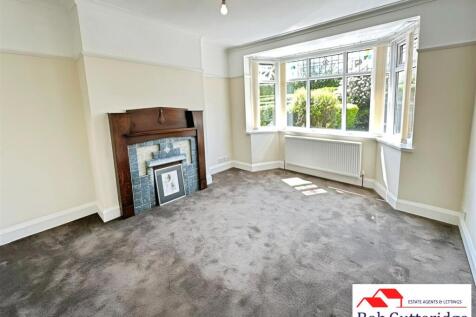 BAY FRONTED LOUNGE