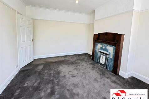 BAY FRONTED LOUNGE