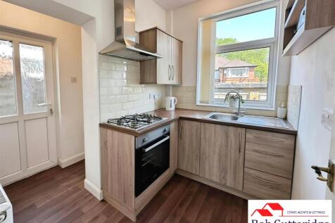 FITTED KITCHEN