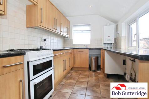 FITTED KITCHEN