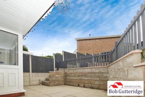 ENCLOSED REAR GARDEN