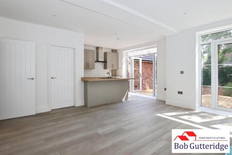 FITTED OPEN PLAN KITCHEN/DINER/FAMILY ROOM