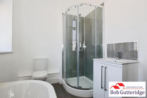 LUXURY FOUR PIECE FIRST FLOOR BATHROOM