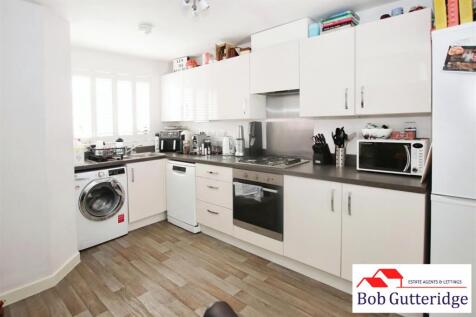 FITTED KITCHEN/DINING ROOM