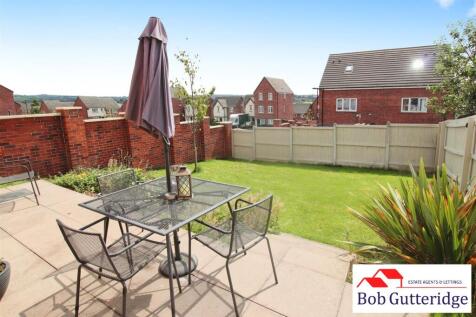 ENCLOSED REAR GARDEN