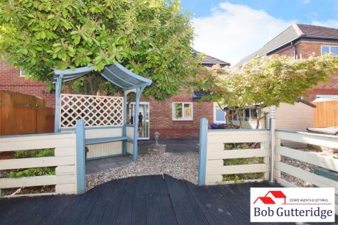 ENCLOSED REAR GARDEN