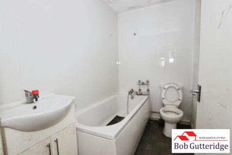 GROUND FLOOR BATHROOM