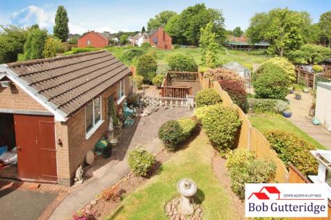 ENCLOSED REAR GARDEN