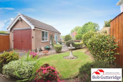 ENCLOSED REAR GARDEN