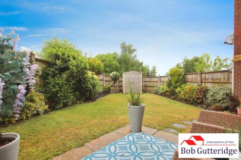 REAR ENCLOSED GARDEN