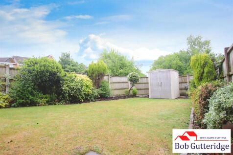 REAR ENCLOSED GARDEN