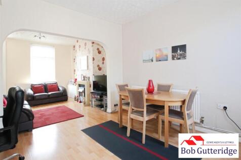 THROUGH LOUNGE / DINING ROOM