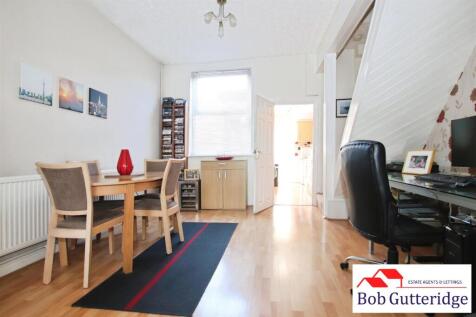THROUGH LOUNGE / DINING ROOM