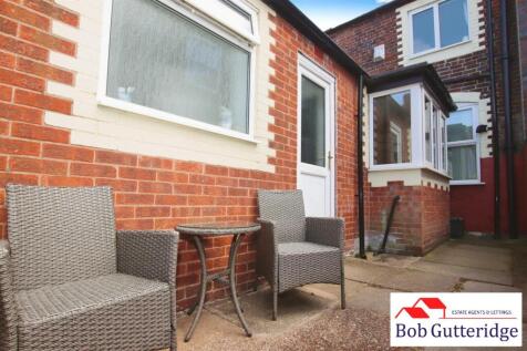 ENCLOSED REAR YARD