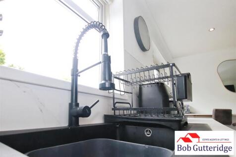 FITTED KITCHEN / DINING ROOM