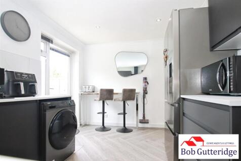 FITTED KITCHEN / DINING ROOM