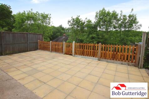 ENCLOSED REAR GARDEN