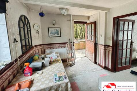 FITTED KITCHEN / DINING ROOM