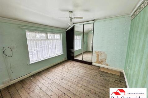 BEDROOM ONE (FRONT)