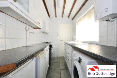 FITTED KITCHEN