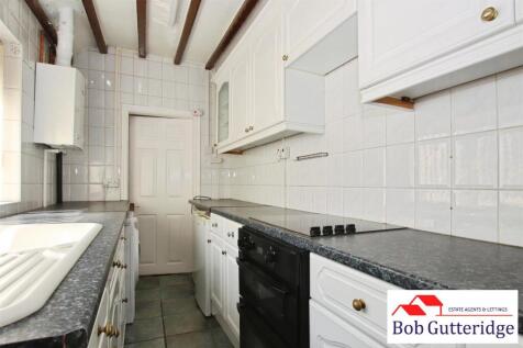 FITTED KITCHEN