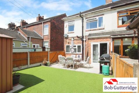 ENCLOSED REAR GARDEN