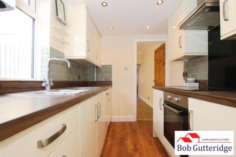 FITTED KITCHEN