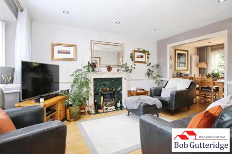 BAY FRONTED LOUNGE