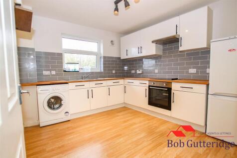 FITTED KITCHEN / DINING ROOM
