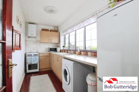 FITTED KITCHEN