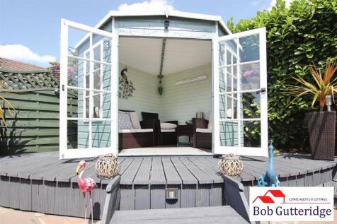GARDEN SUMMER HOUSE