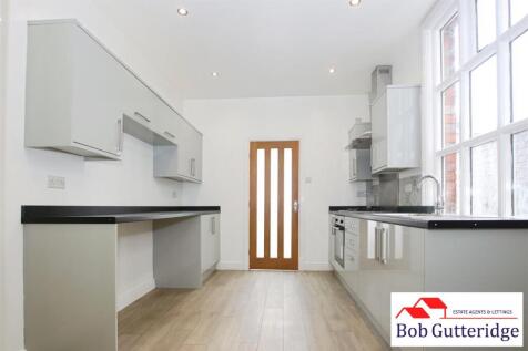 FITTED KITCHEN
