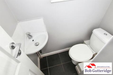 FIRST FLOOR SEPARATE WC
