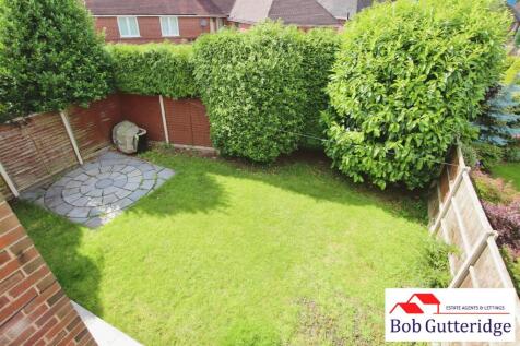 ENCLOSED REAR GARDEN