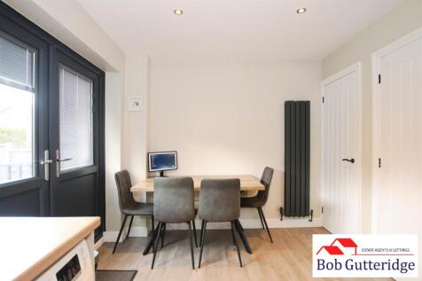 FITTED KITCHEN / DINING ROOM