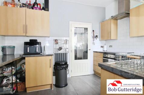 FITTED KITCHEN / BREAKFAST ROOM