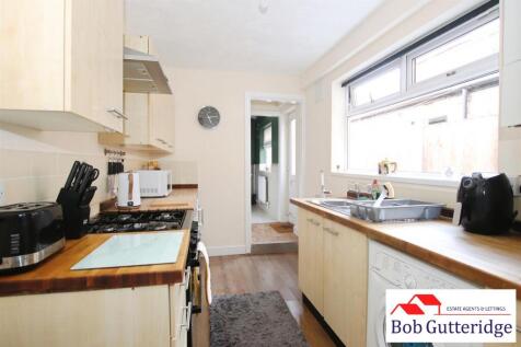 FITTED KITCHEN