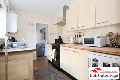 FITTED KITCHEN