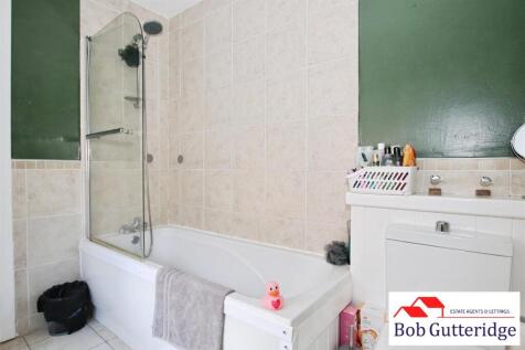 GROUND FLOOR BATHROOM