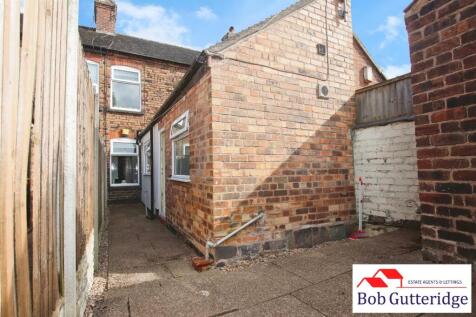 ENCLOSED REAR YARD
