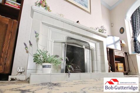 BAY FRONTED LOUNGE