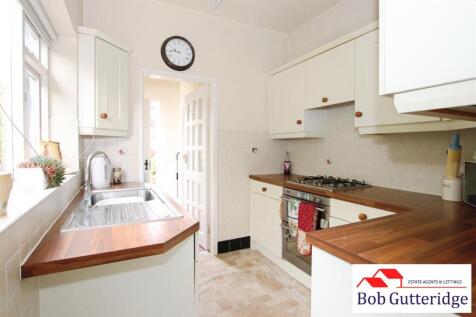 FITTED KITCHEN