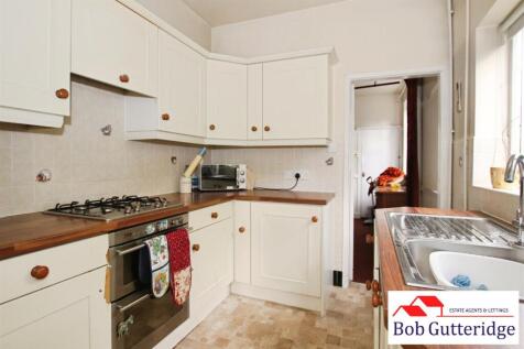 FITTED KITCHEN