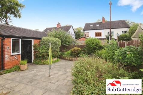 ENCLOSED REAR GARDEN
