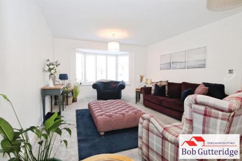 BAY FRONTED LOUNGE