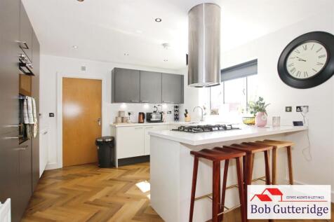 OPEN PLAN FITTED KITCHEN / DINING ROOM